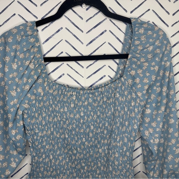 Paper Crane square neckline cottage floral ruched blouse blue white size small - Picture 3 of 8